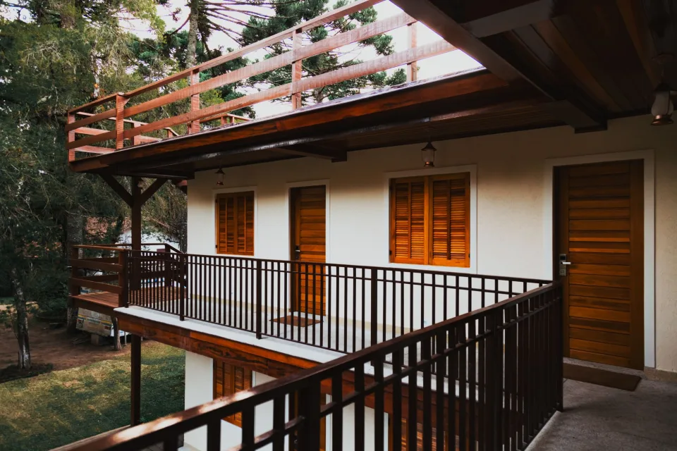 Sân và chỗ đỗ xe